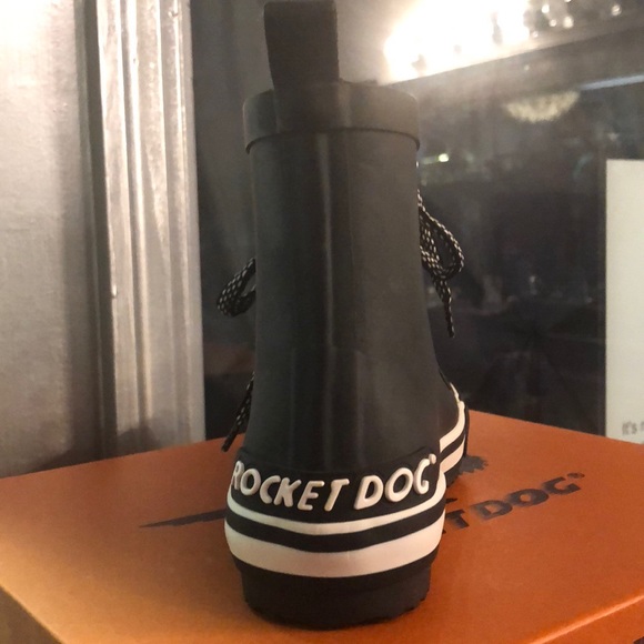 rocket dog rain boots